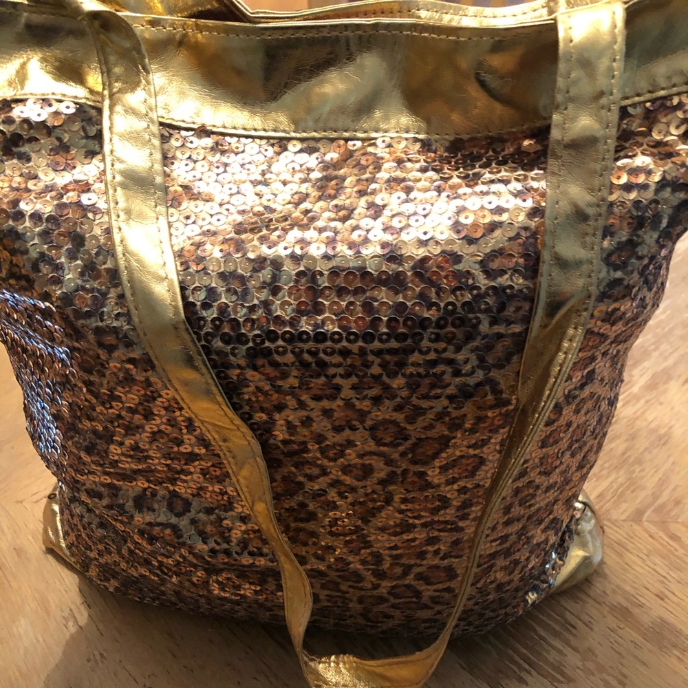 Gorgeous, leopard sequin tote bag❤️